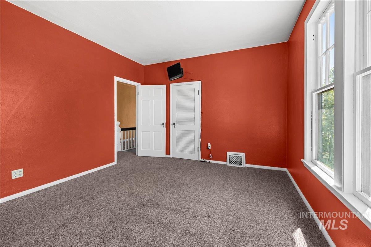 304 W Main
