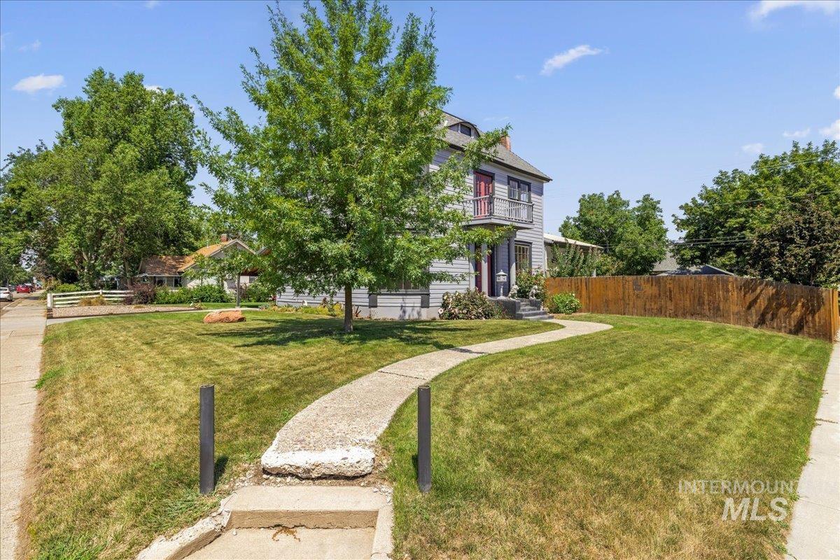 304 W Main