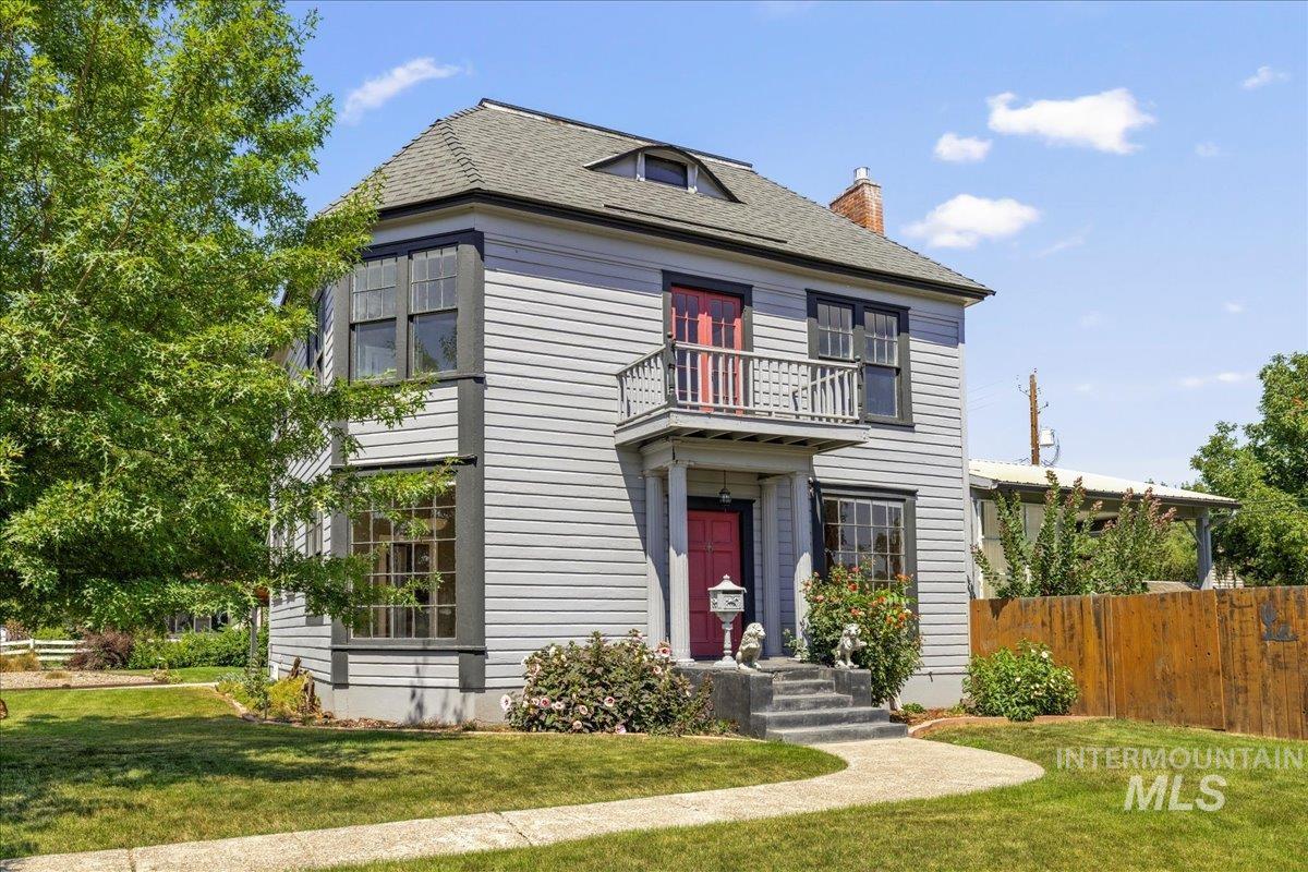 304 W Main