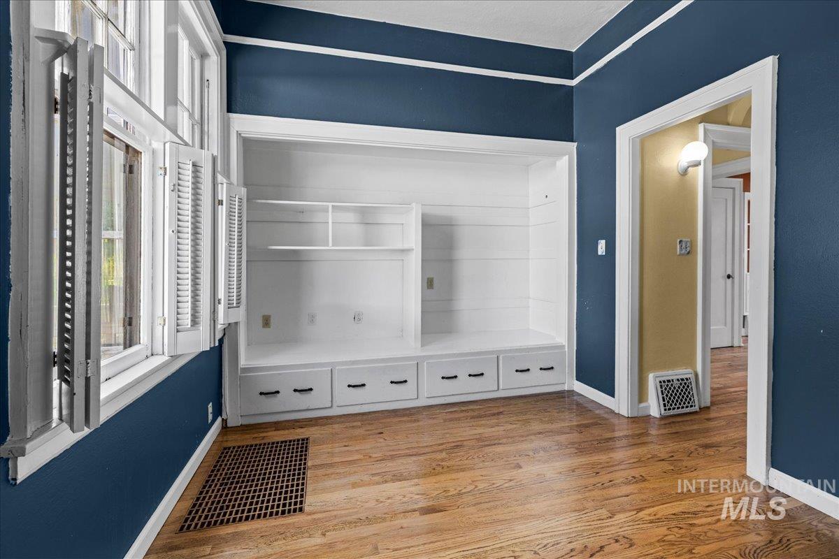 304 W Main