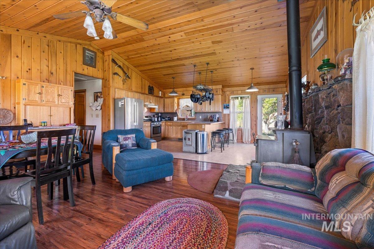 2128 Jackson Creek Road