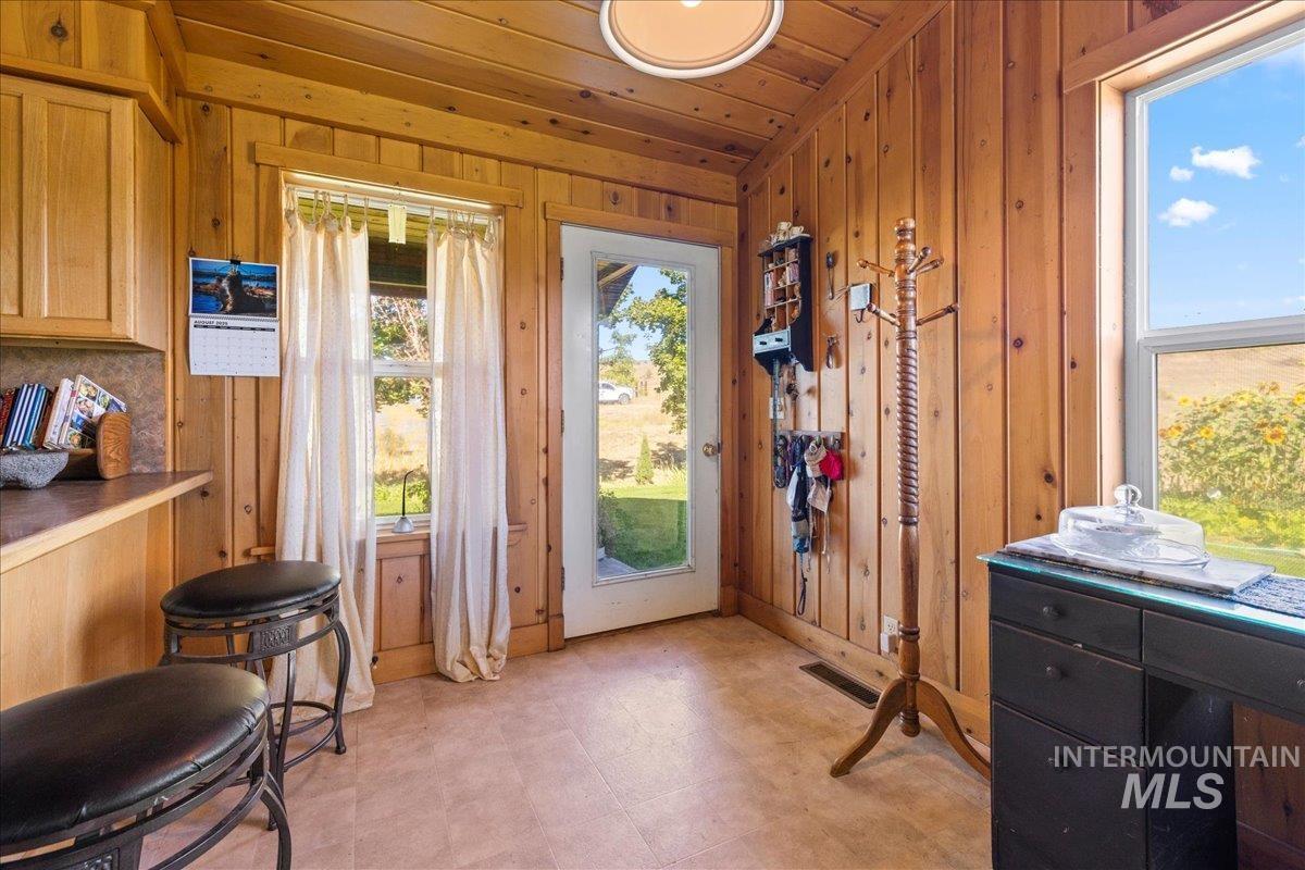 2128 Jackson Creek Road