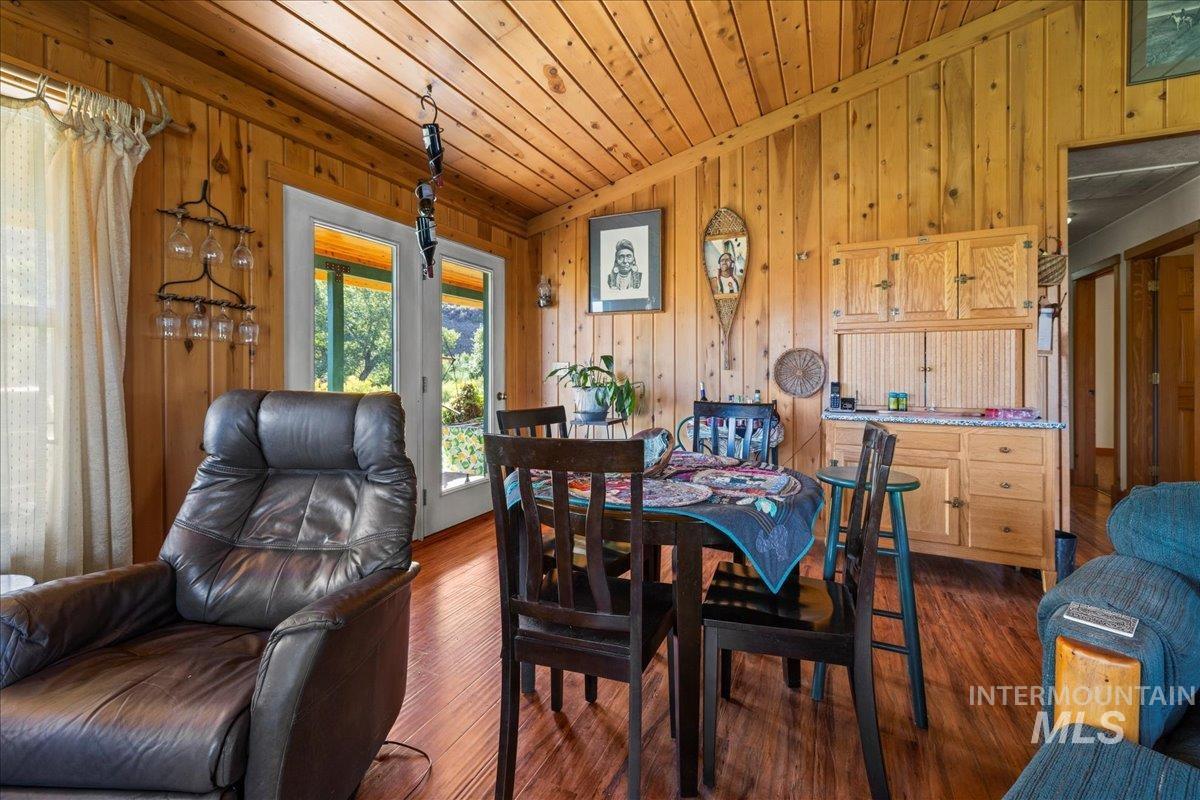 2128 Jackson Creek Road