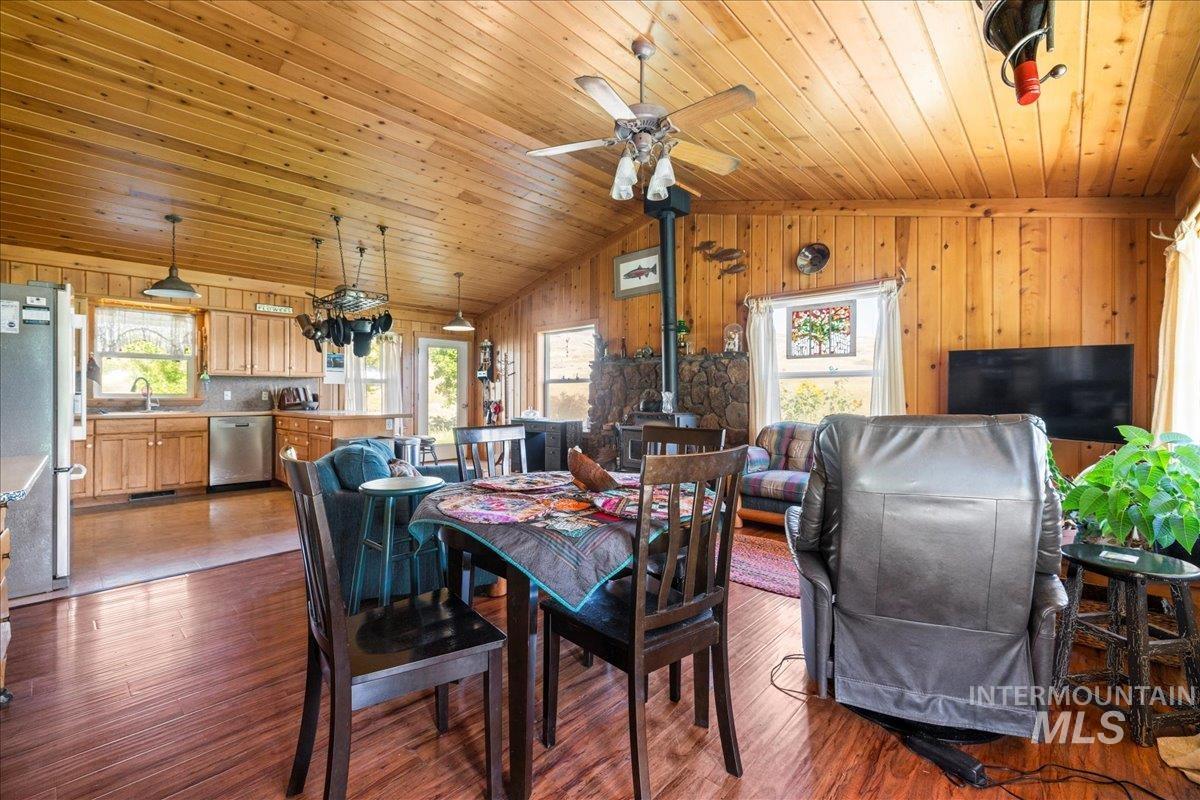2128 Jackson Creek Road
