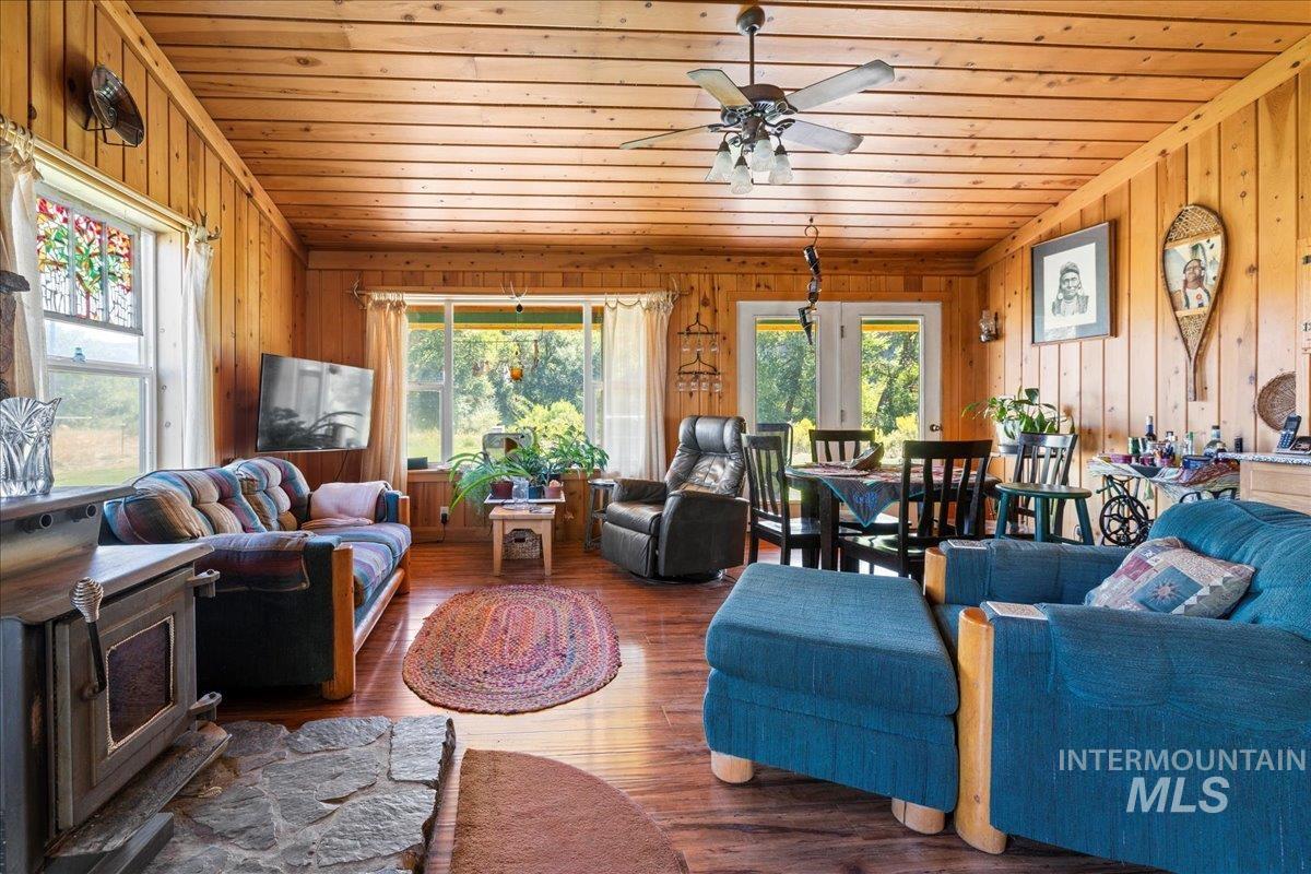 2128 Jackson Creek Road