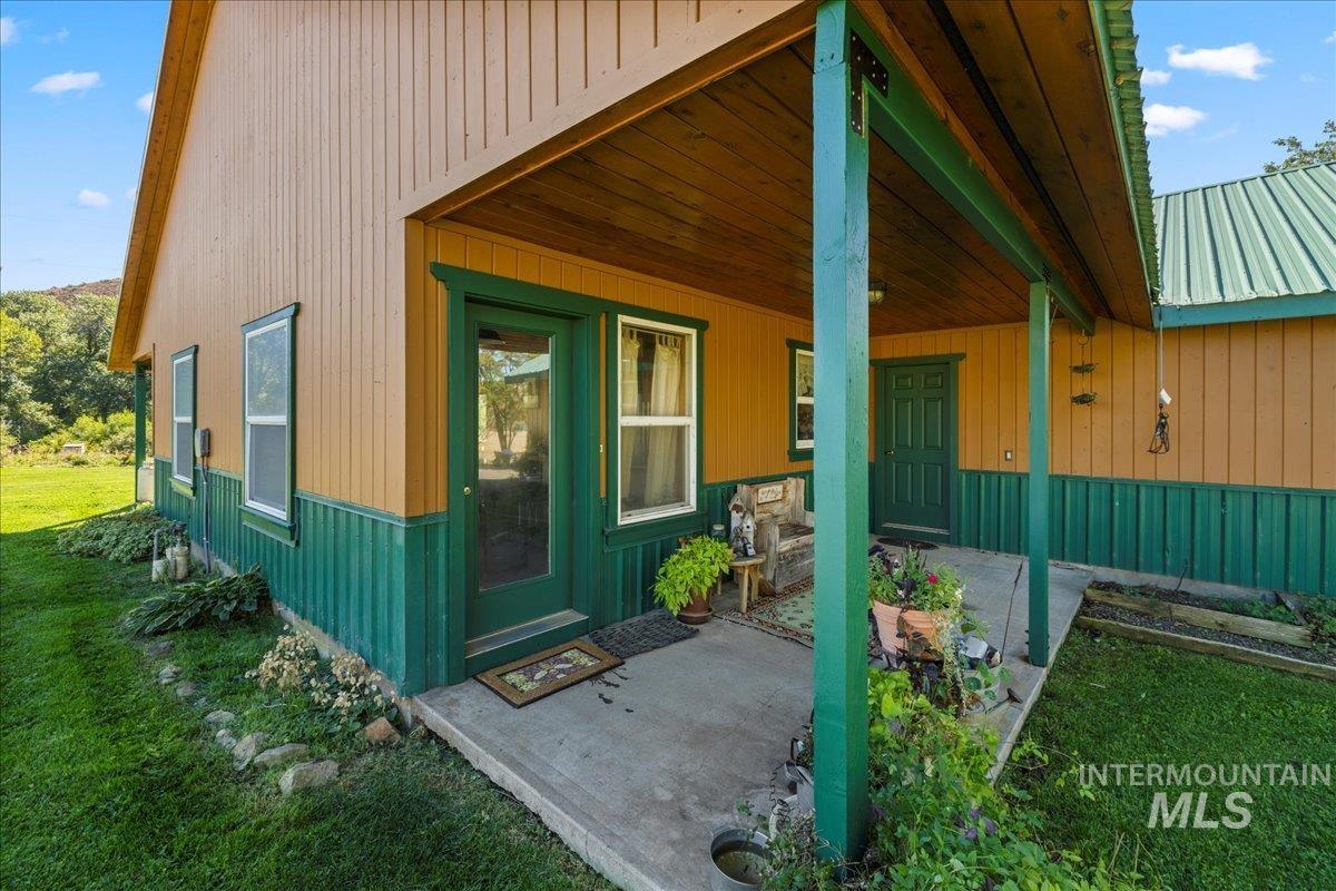 2128 Jackson Creek Road