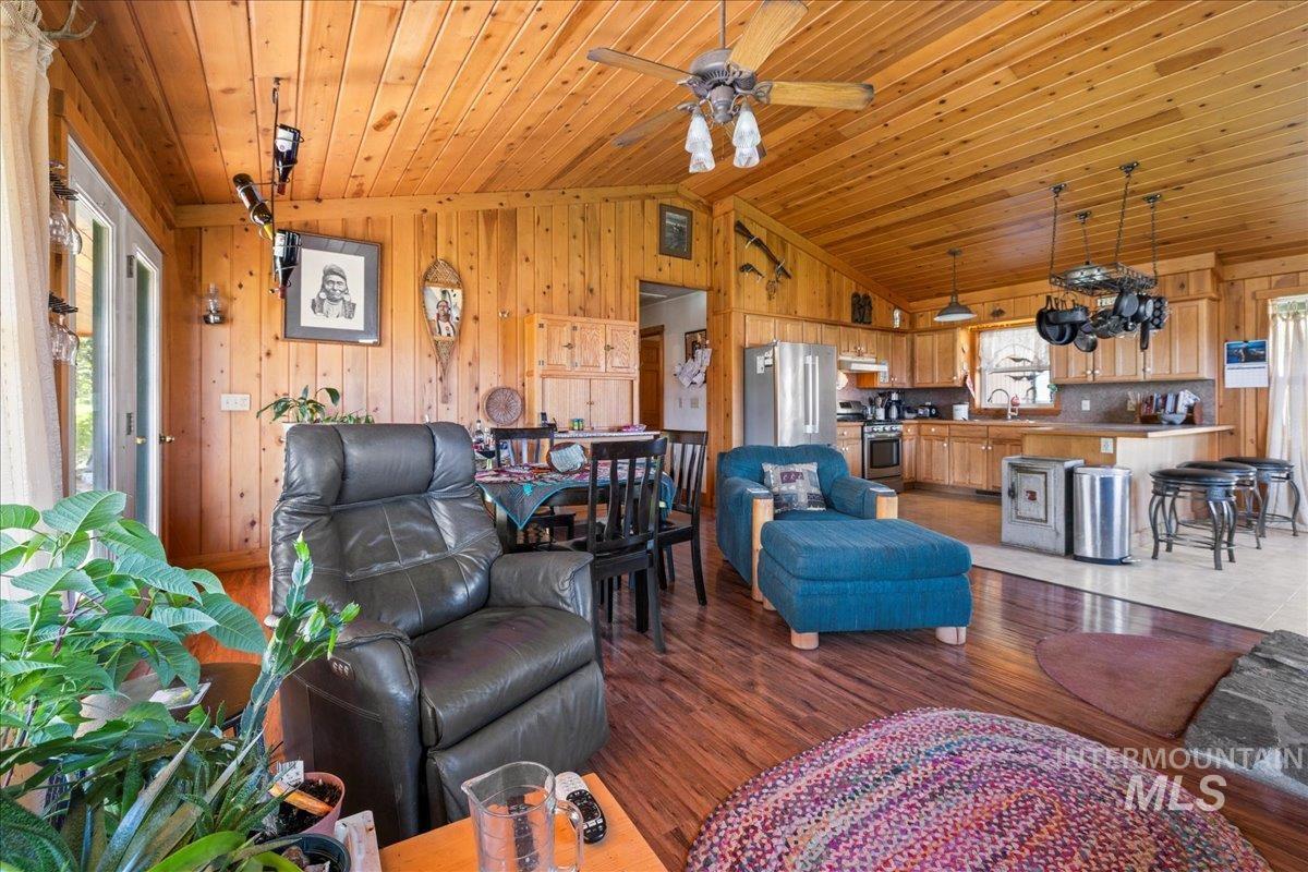 2128 Jackson Creek Road