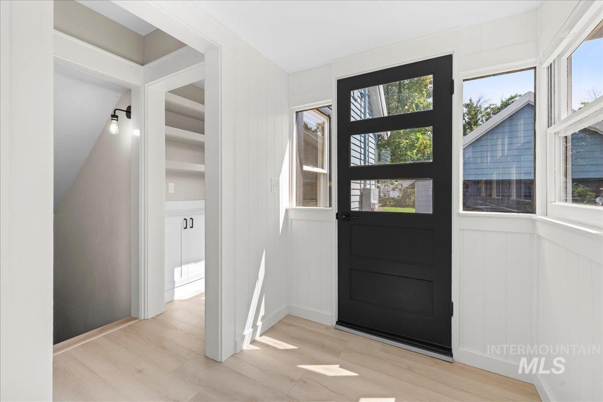 914 W 3rd