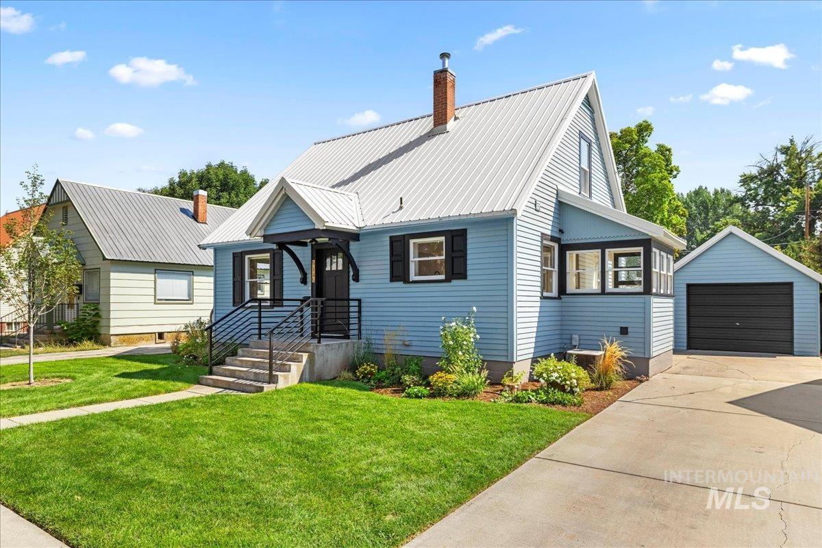 914 W 3rd