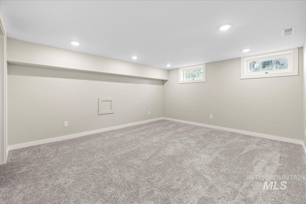 914 W 3rd