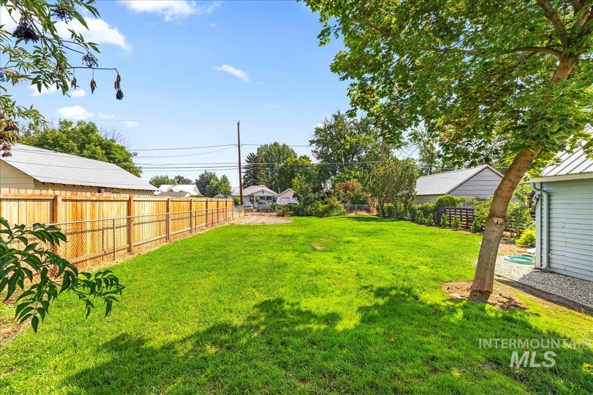 914 W 3rd