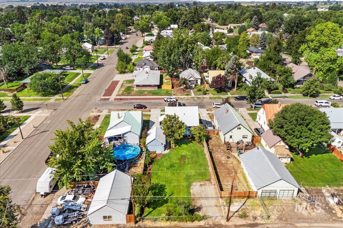 914 W 3rd