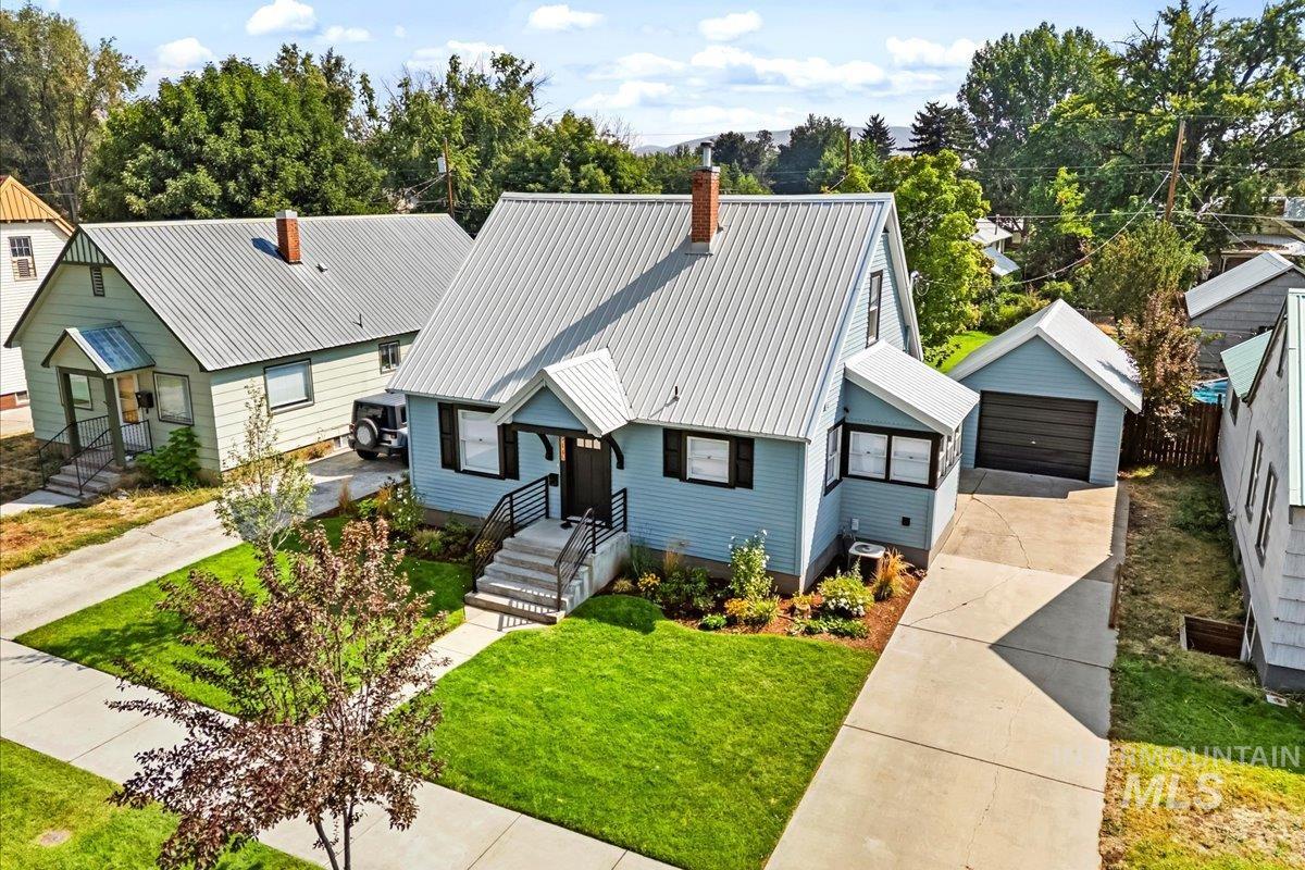 914 W 3rd