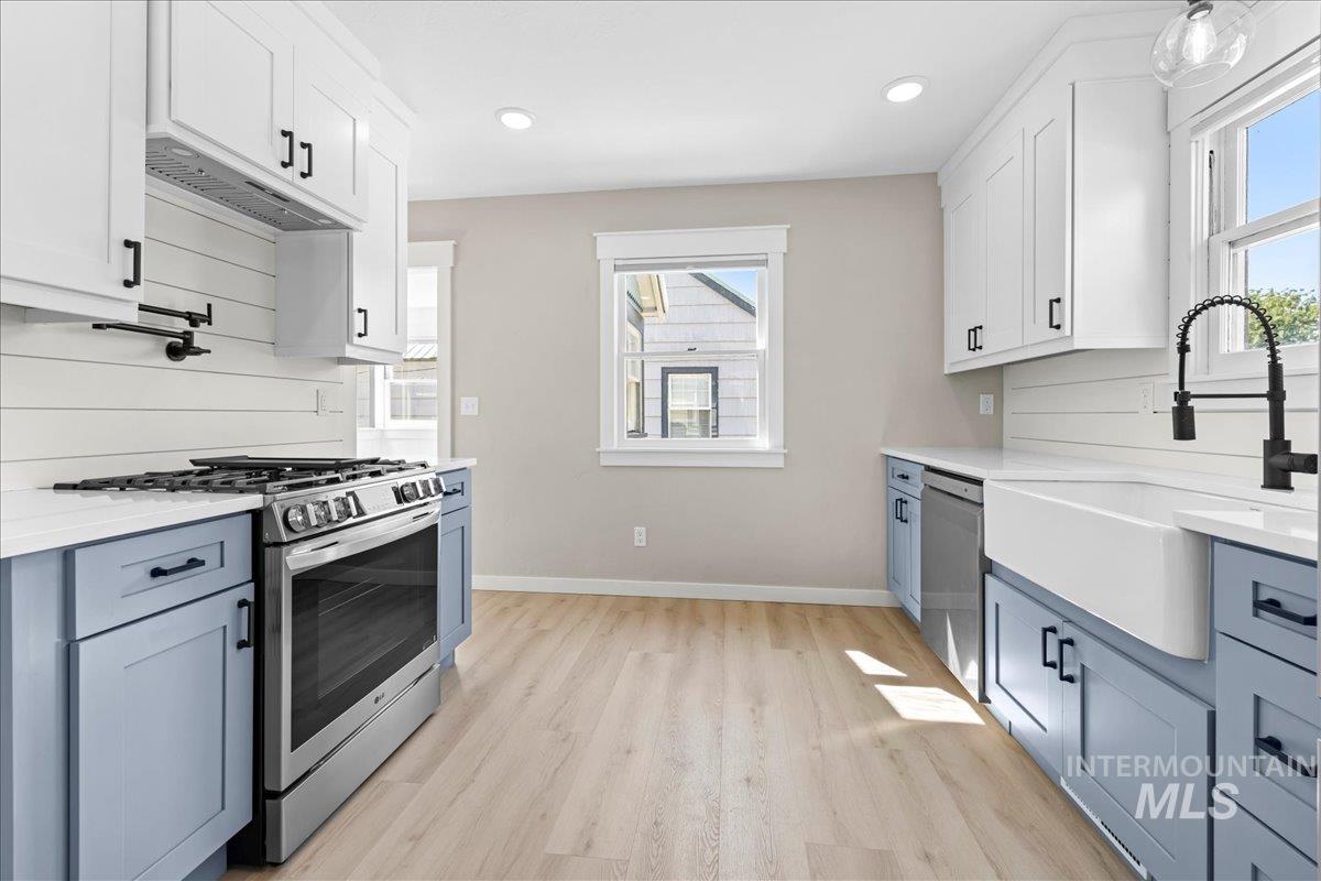 914 W 3rd