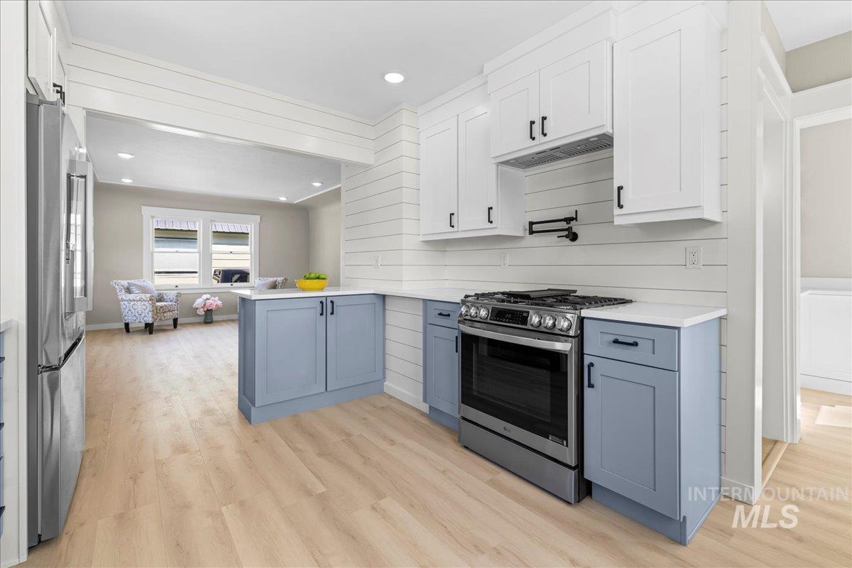 914 W 3rd