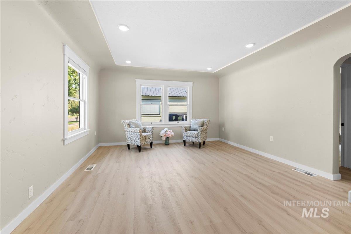 914 W 3rd