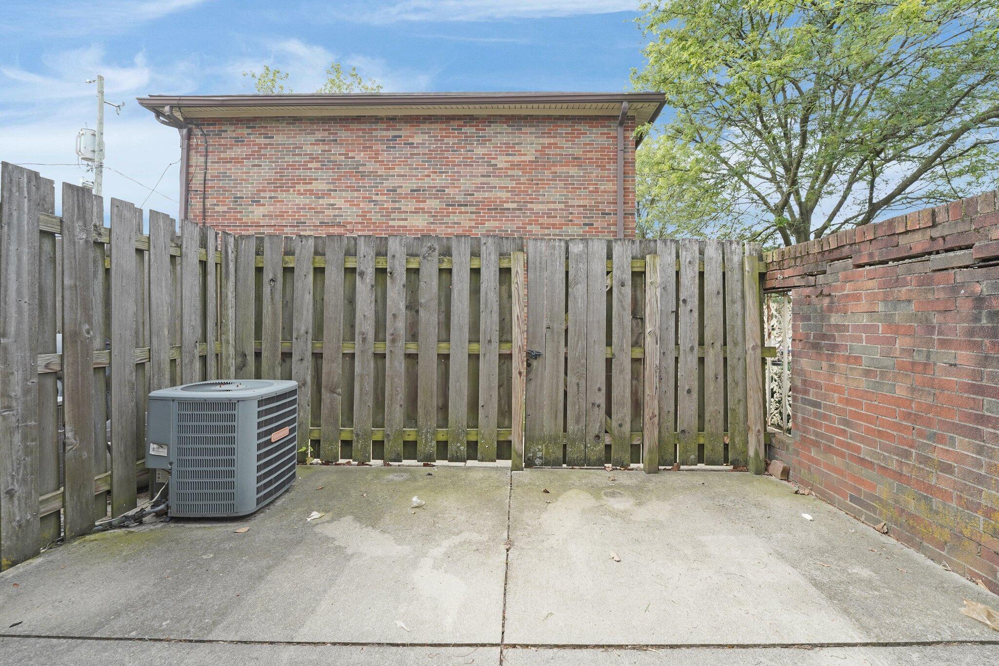 5738 Beechcroft Road, L