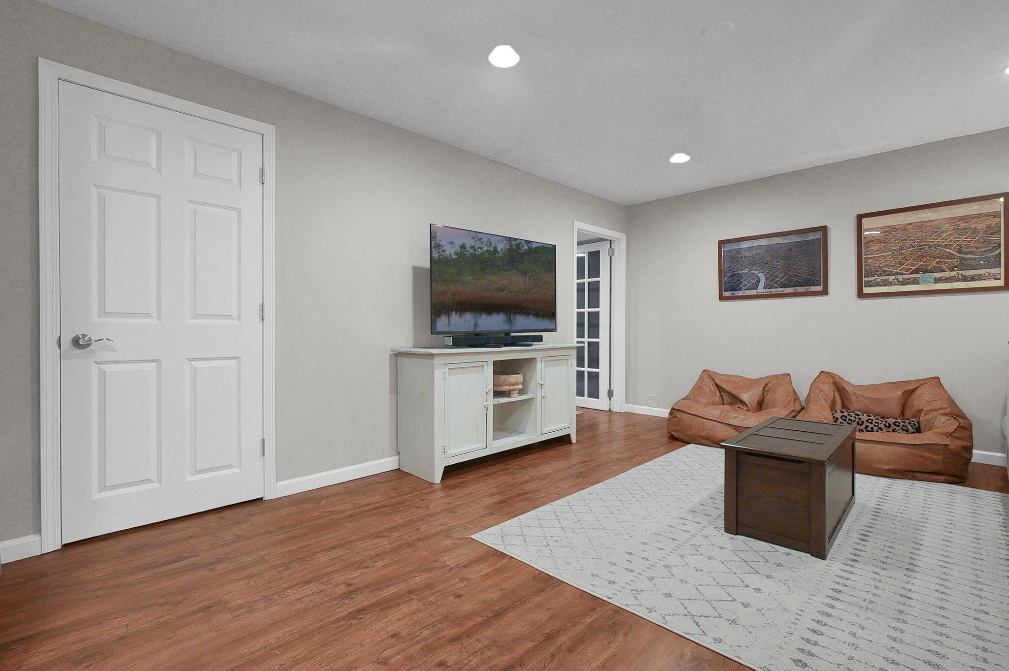 1221 Wedgefield Lane