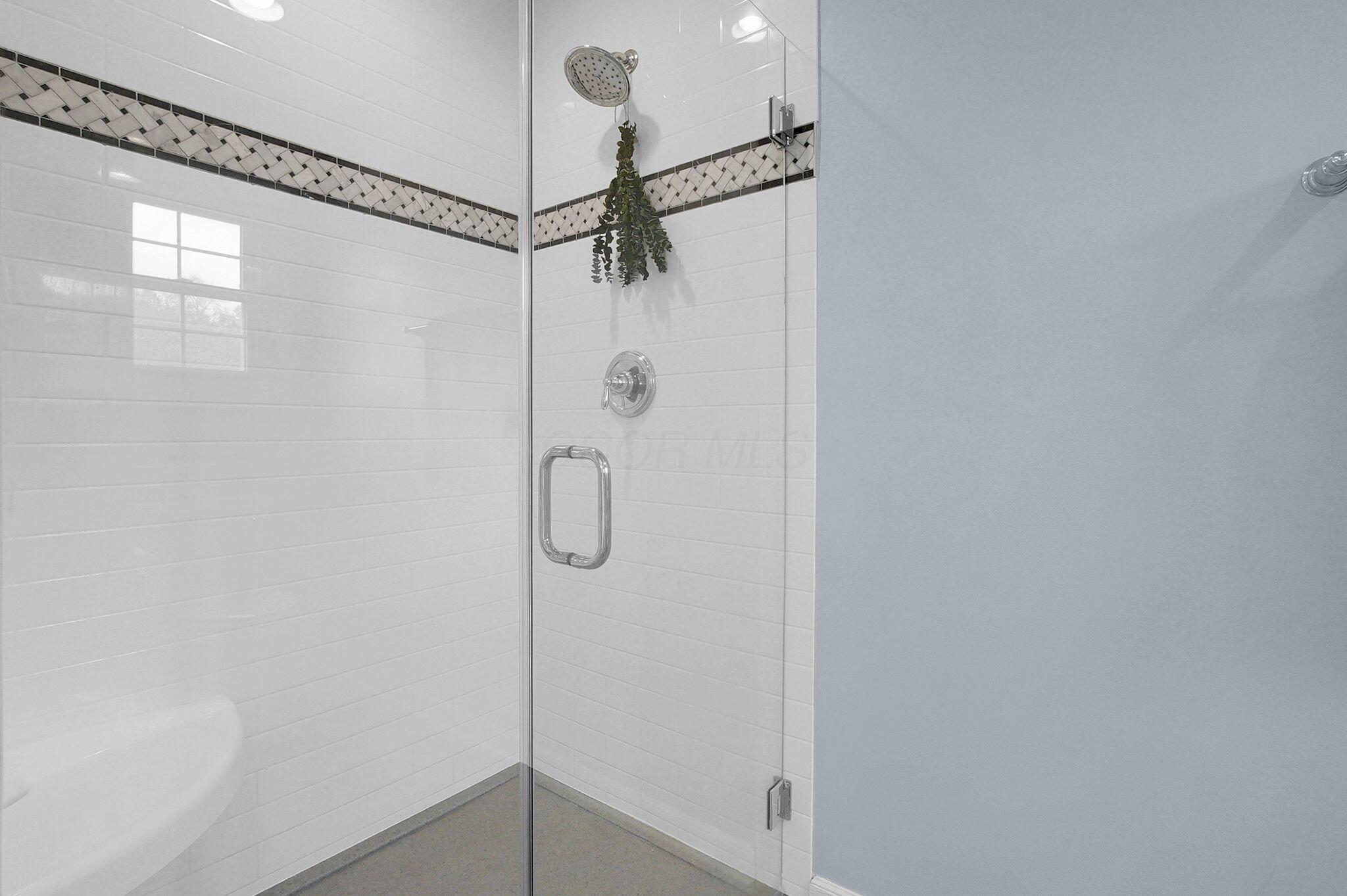 1221 Wedgefield Lane