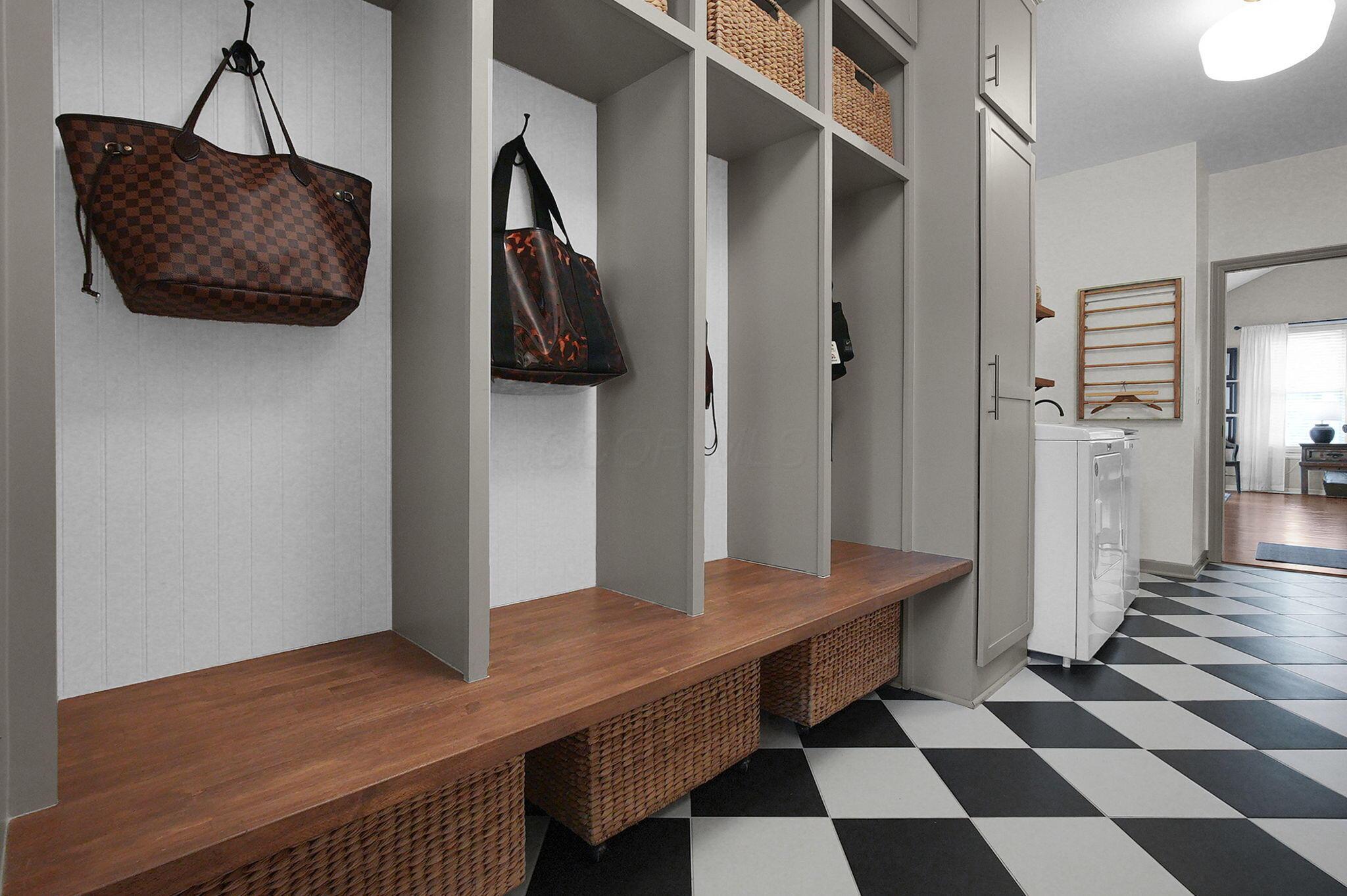 1221 Wedgefield Lane