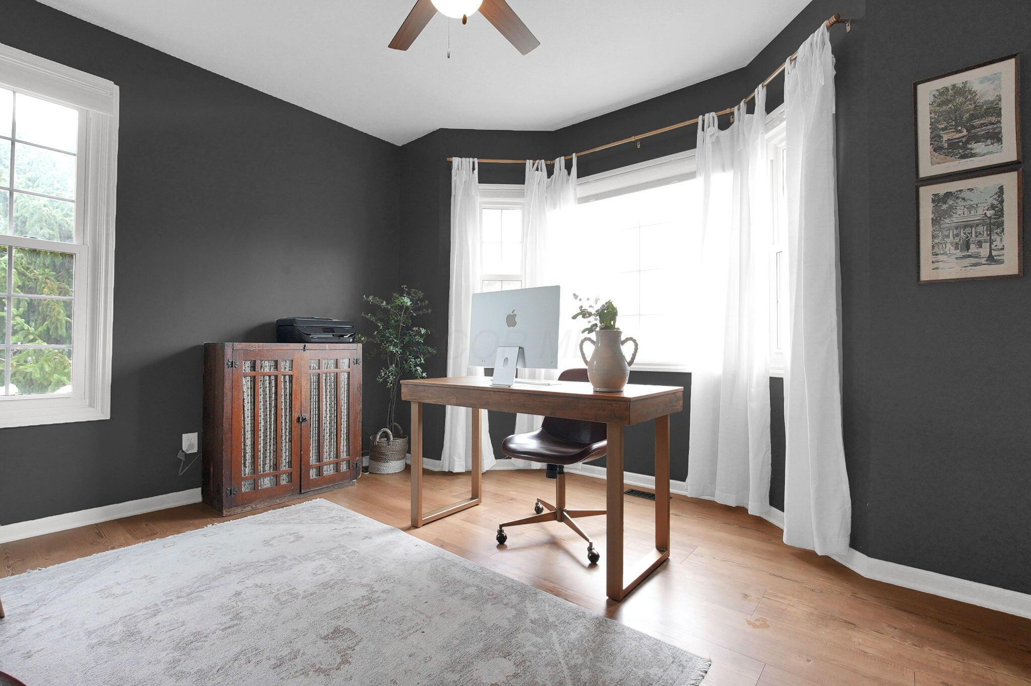 1221 Wedgefield Lane