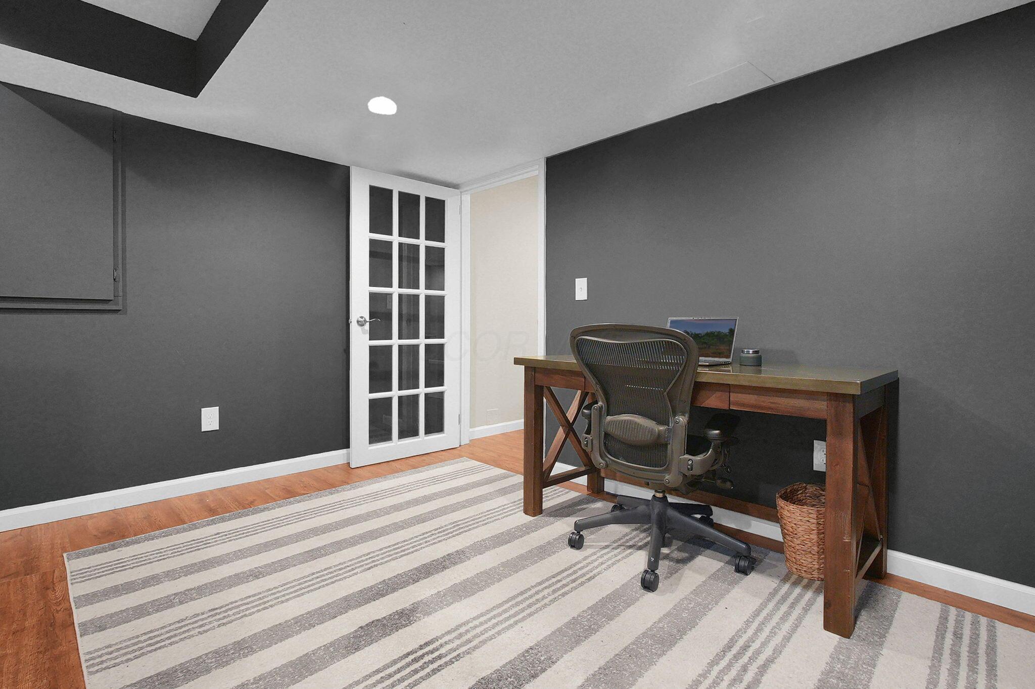 1221 Wedgefield Lane