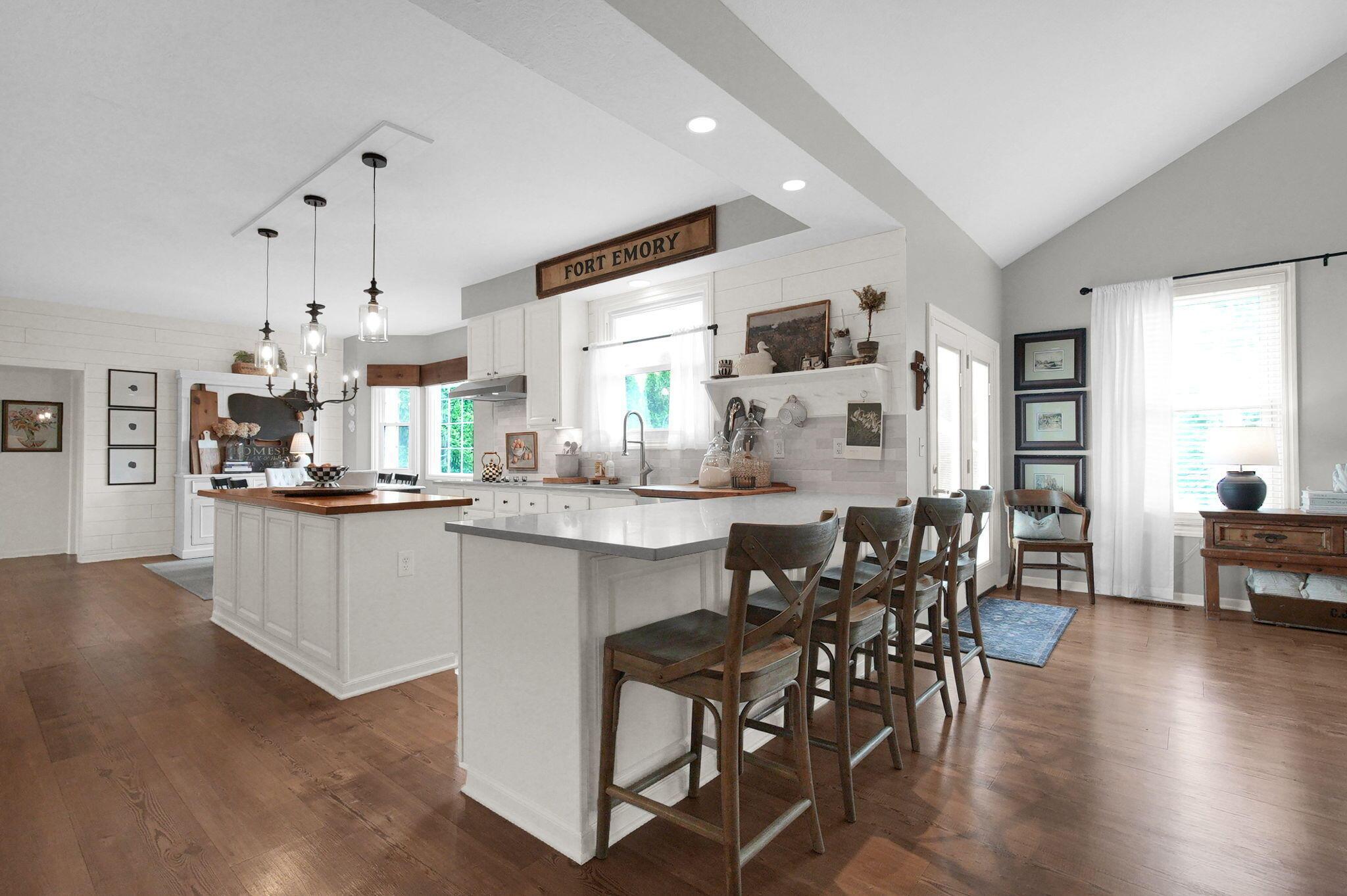 1221 Wedgefield Lane