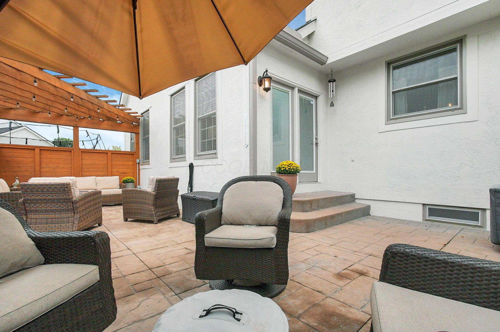 1221 Wedgefield Lane