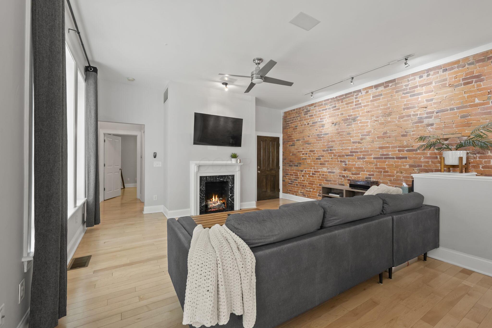 21 W 3rd Avenue, 100C