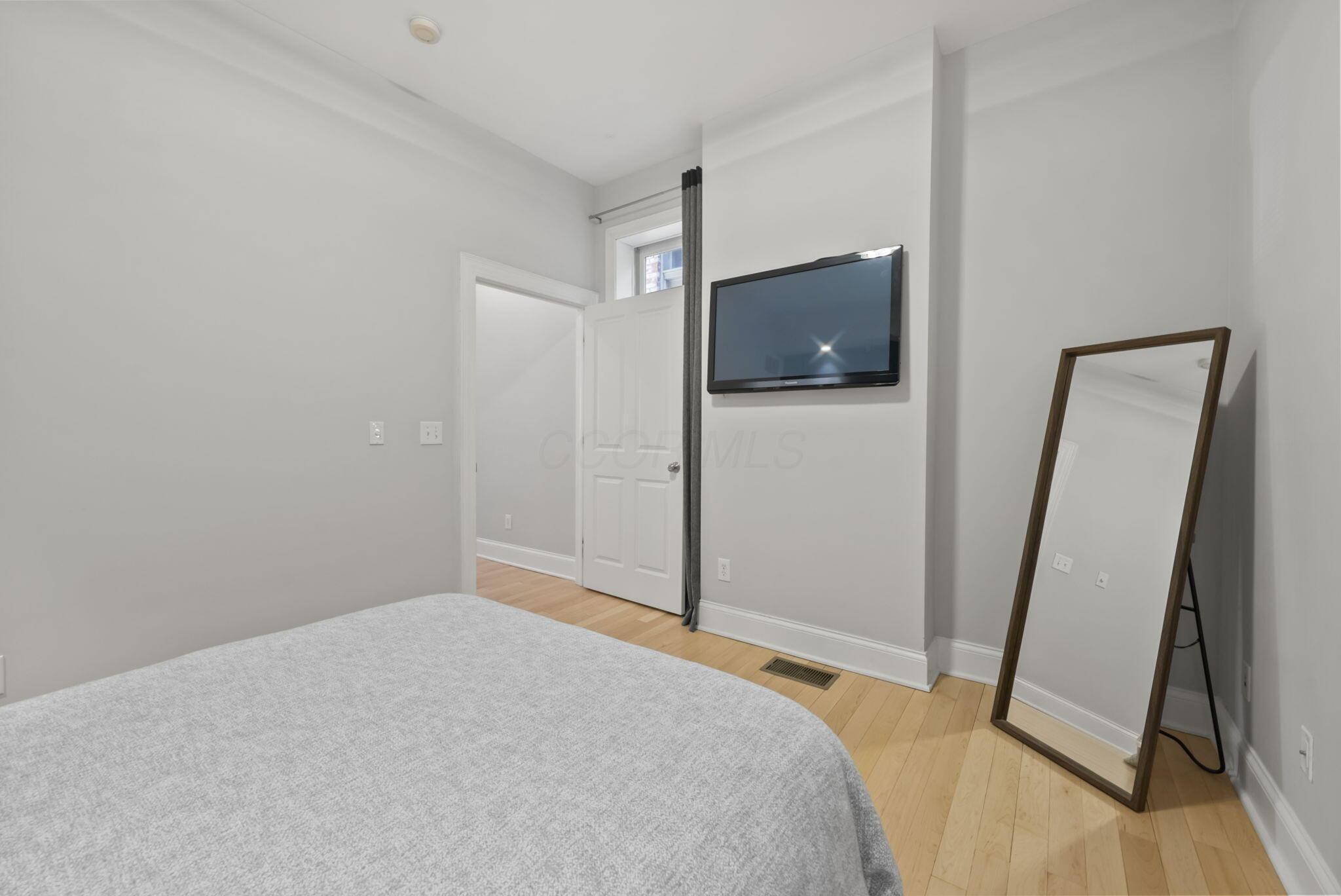 21 W 3rd Avenue, 100C