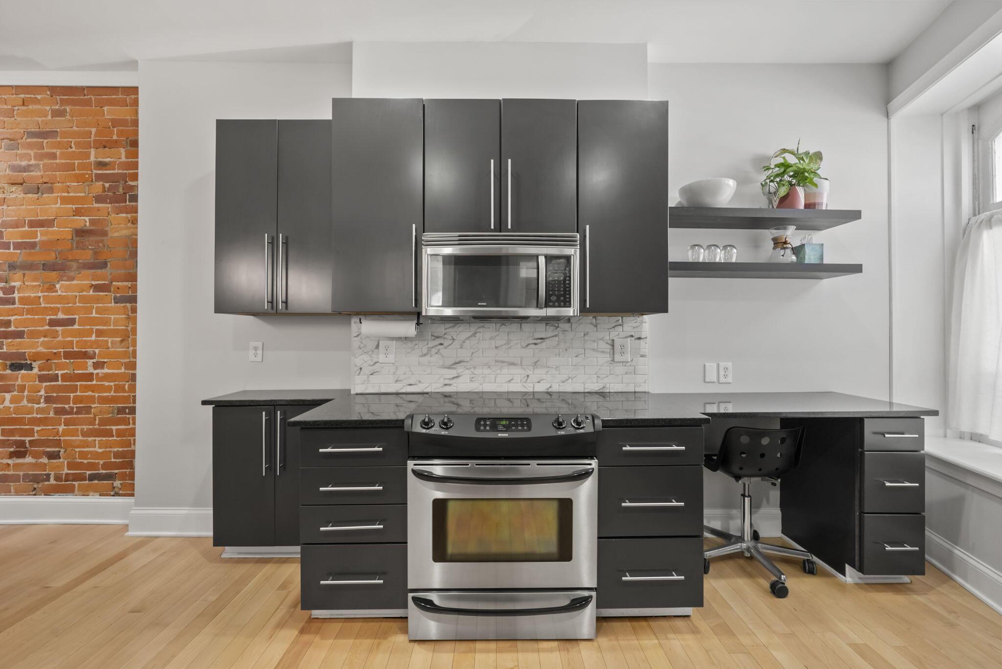 21 W 3rd Avenue, 100C