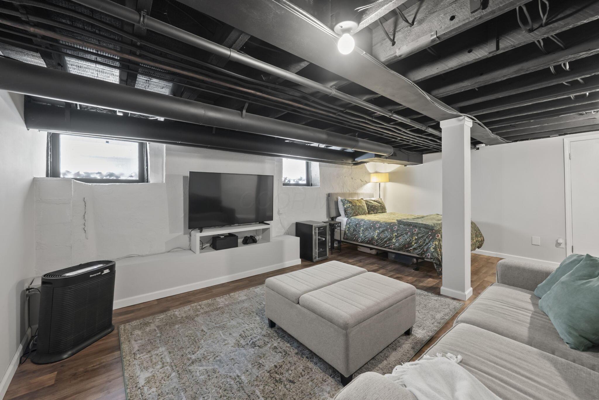 21 W 3rd Avenue, 100C