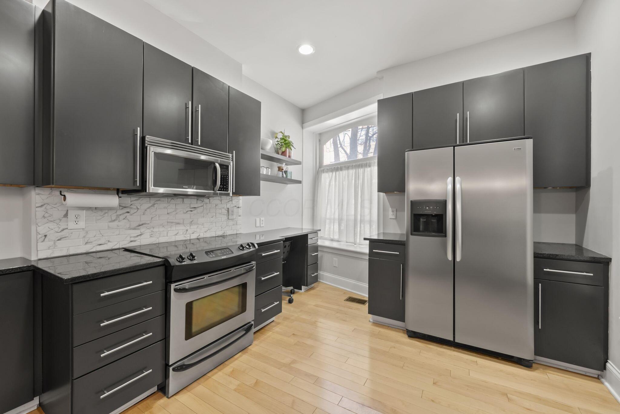 21 W 3rd Avenue, 100C