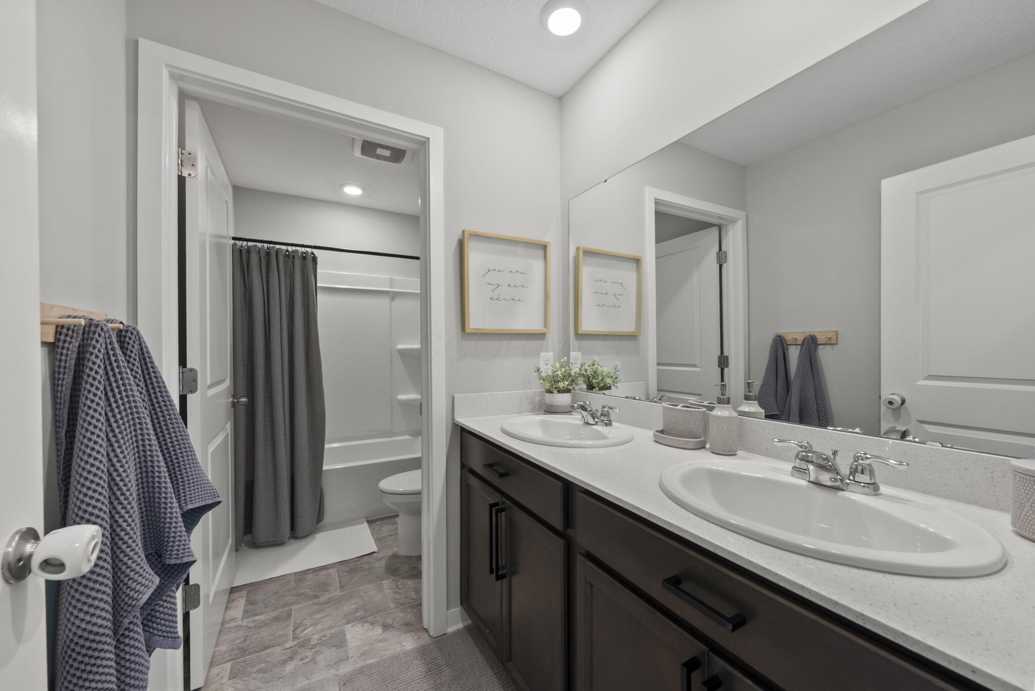 324 Kells Court W
