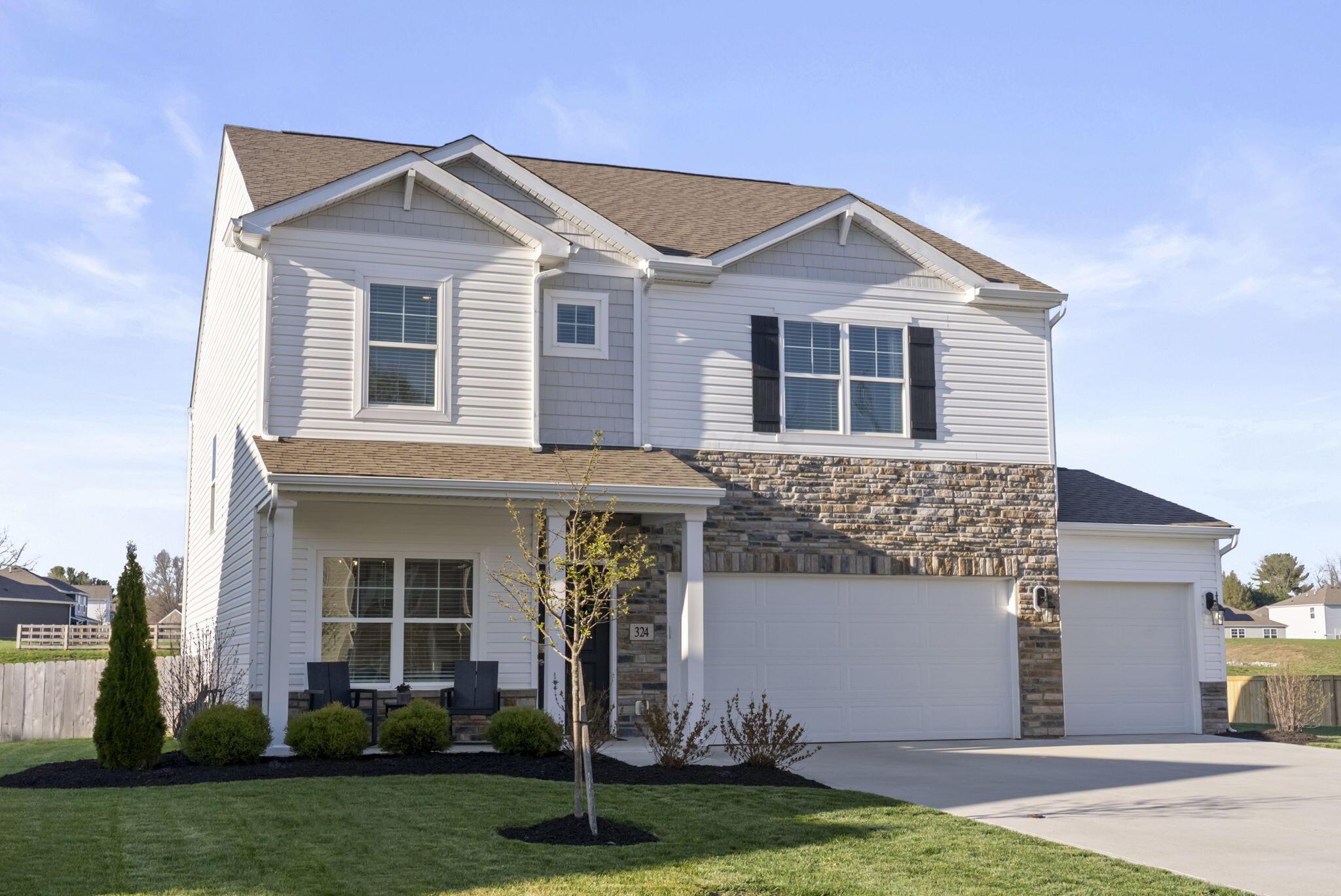 324 Kells Court W