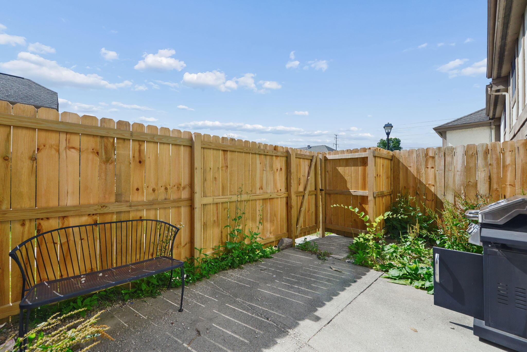 6164 Stornoway Drive S, 6164