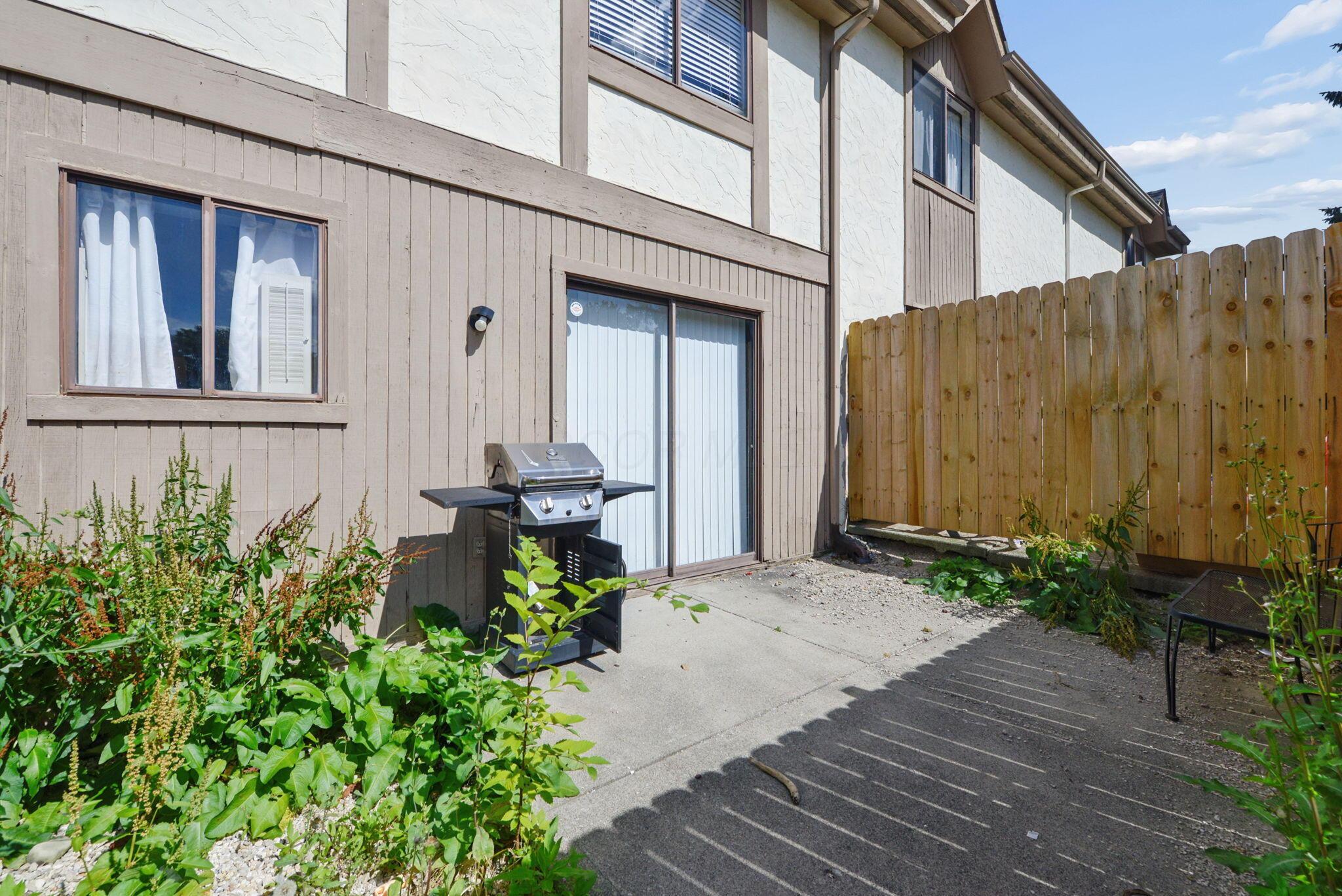 6164 Stornoway Drive S, 6164
