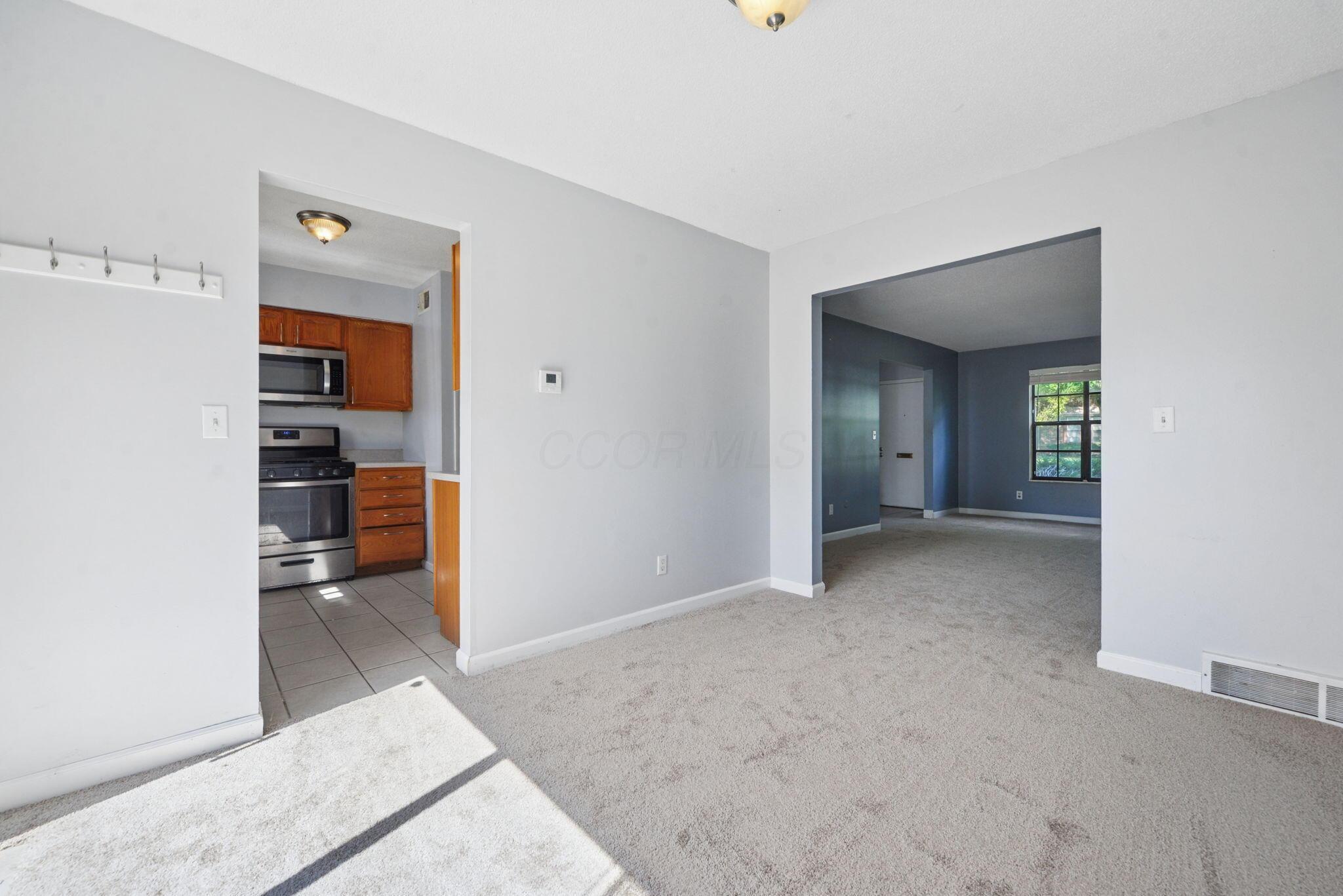 6164 Stornoway Drive S, 6164