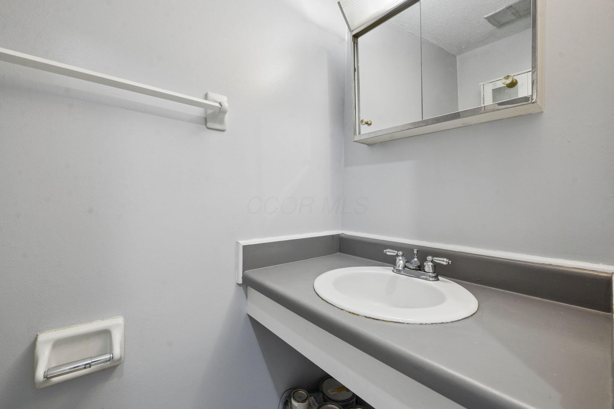6164 Stornoway Drive S, 6164
