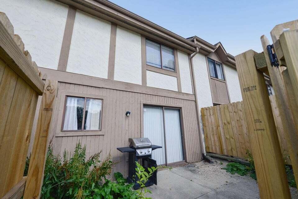6164 Stornoway Drive S, 6164