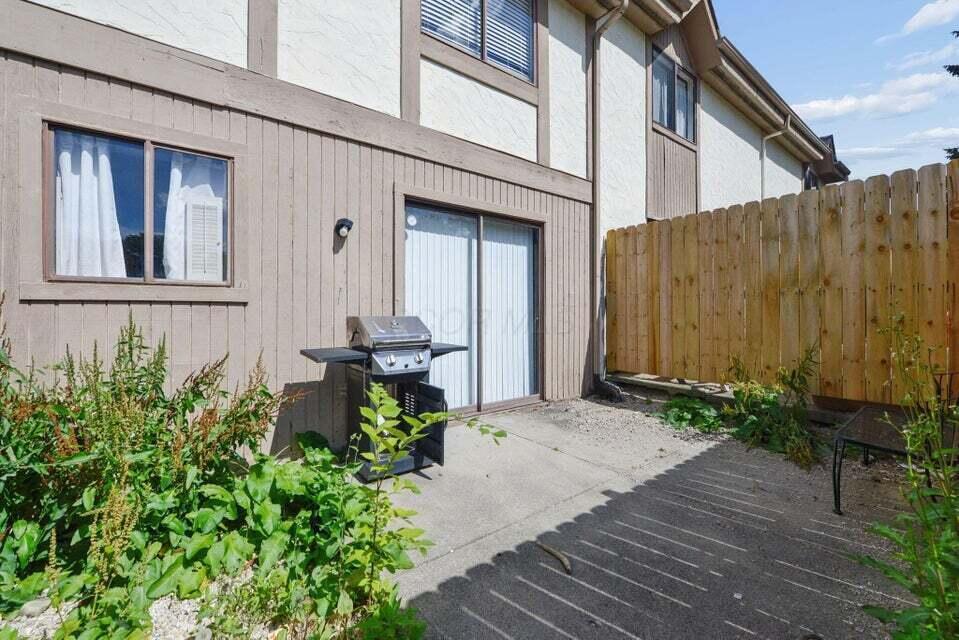 6164 Stornoway Drive S, 6164