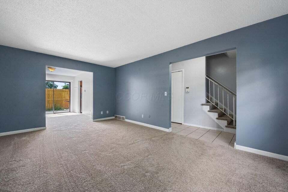 6164 Stornoway Drive S, 6164