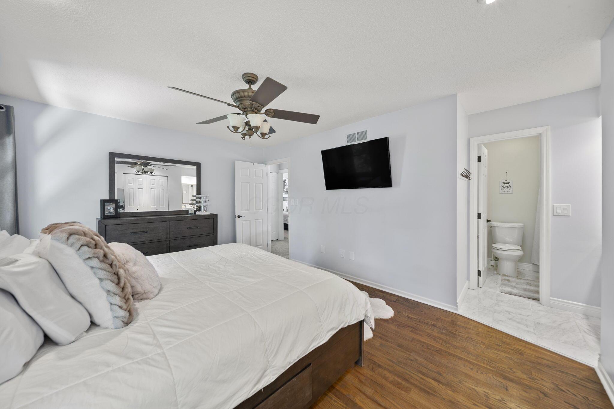 886 Thirlwall Court