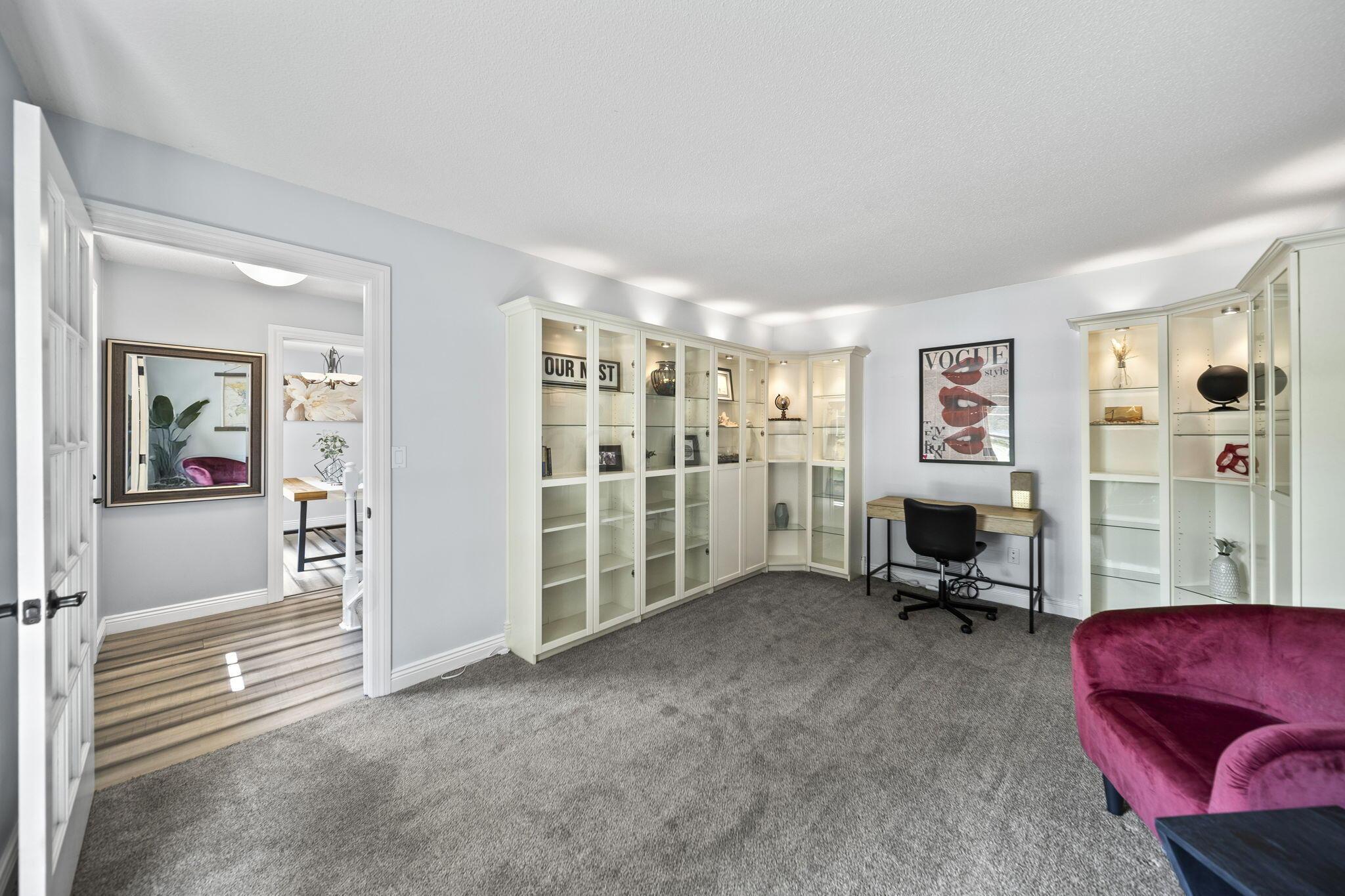 886 Thirlwall Court