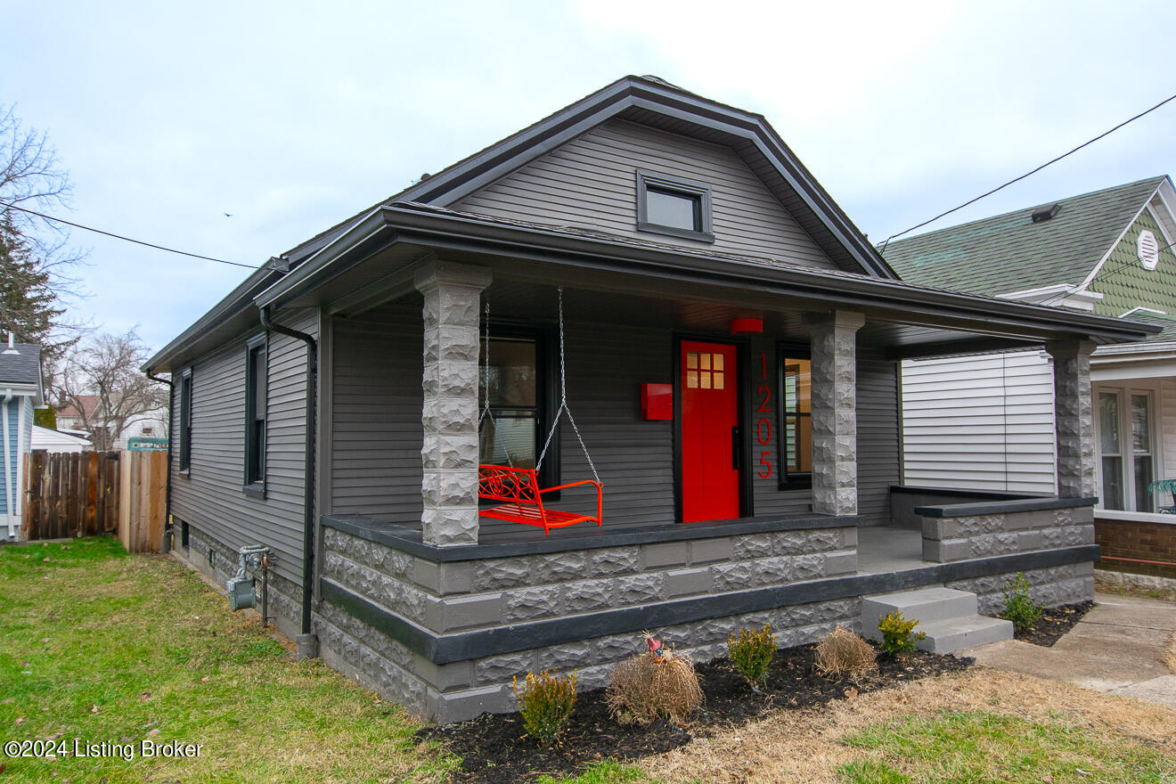 1205 Lydia St