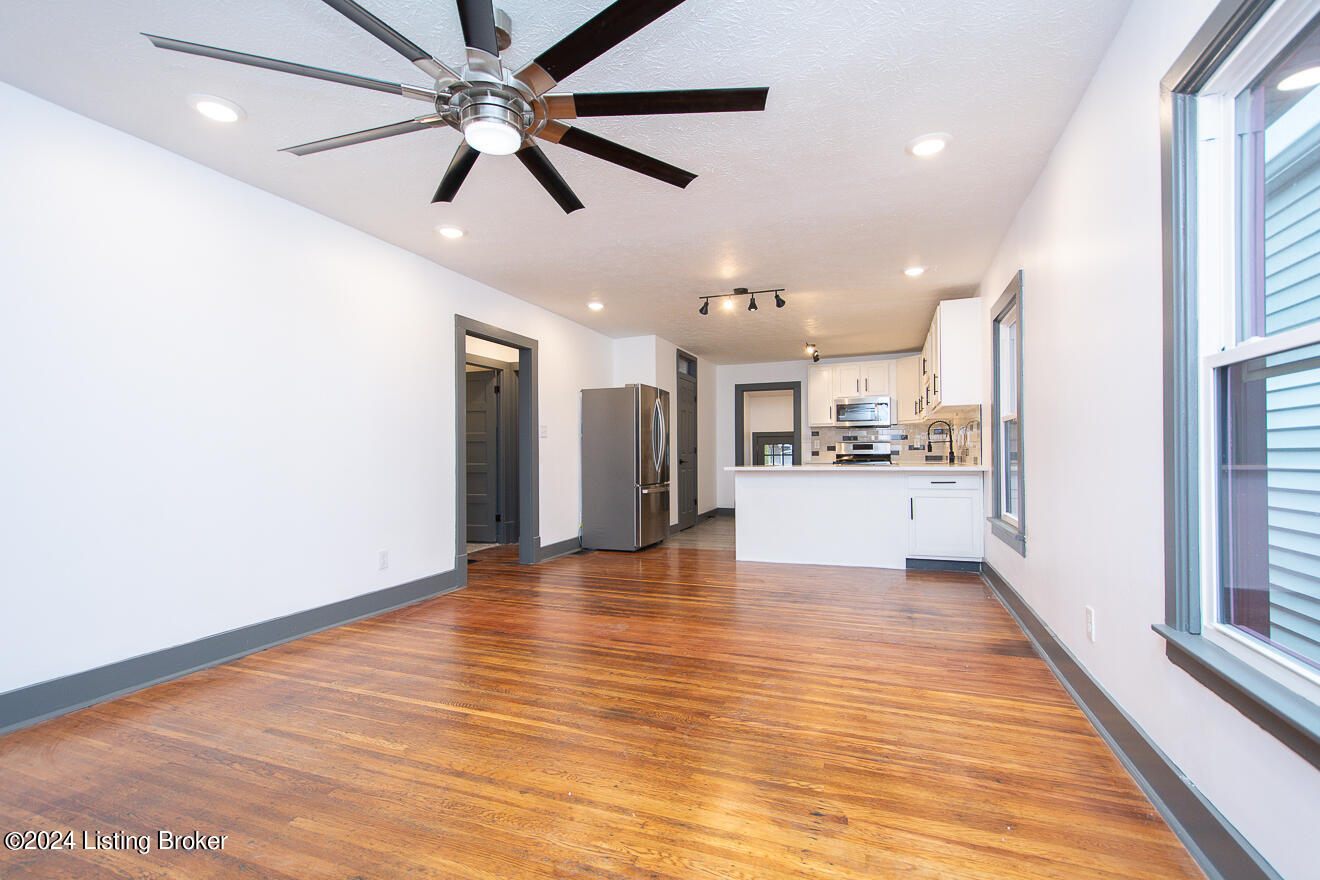 1205 Lydia St