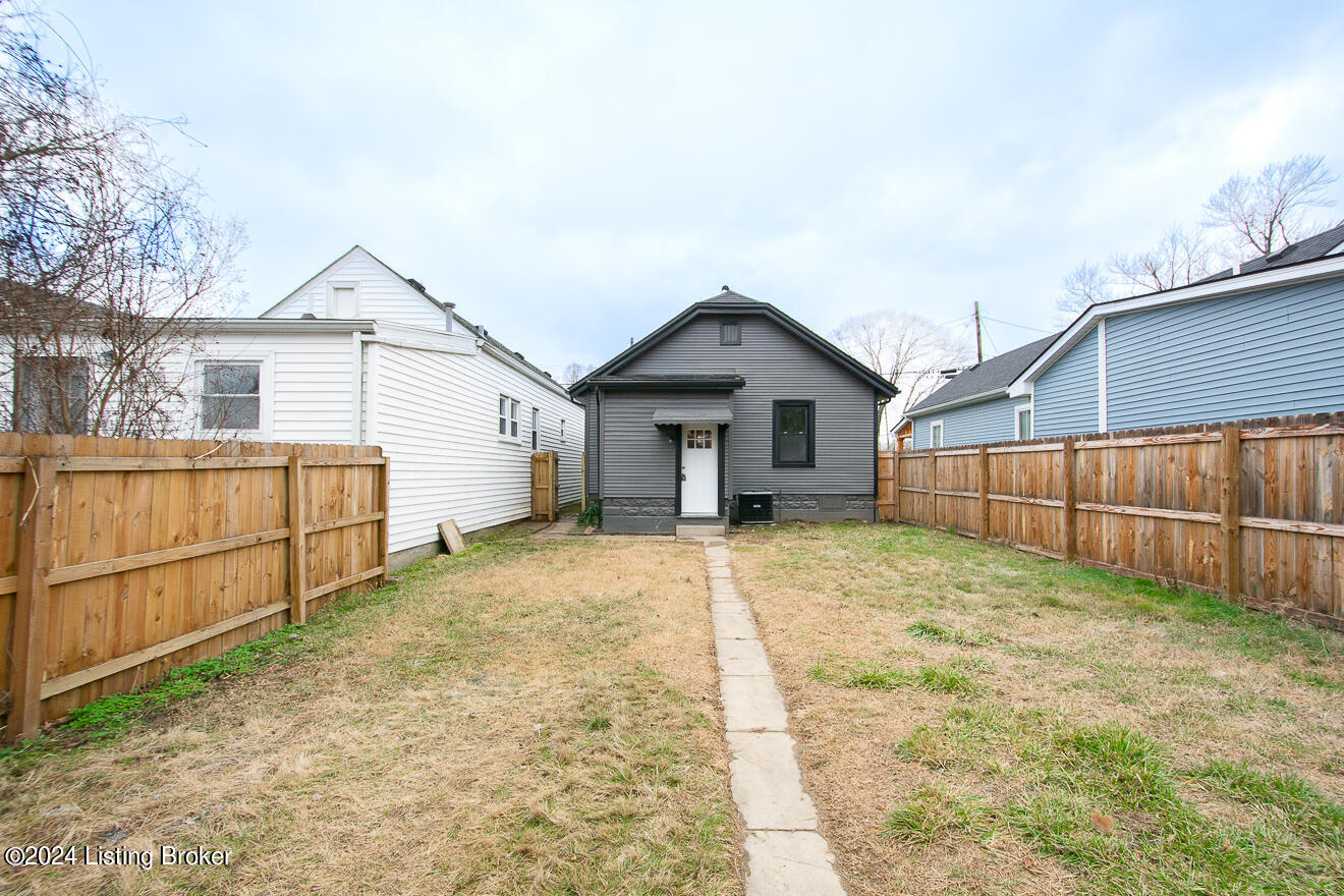 1205 Lydia St