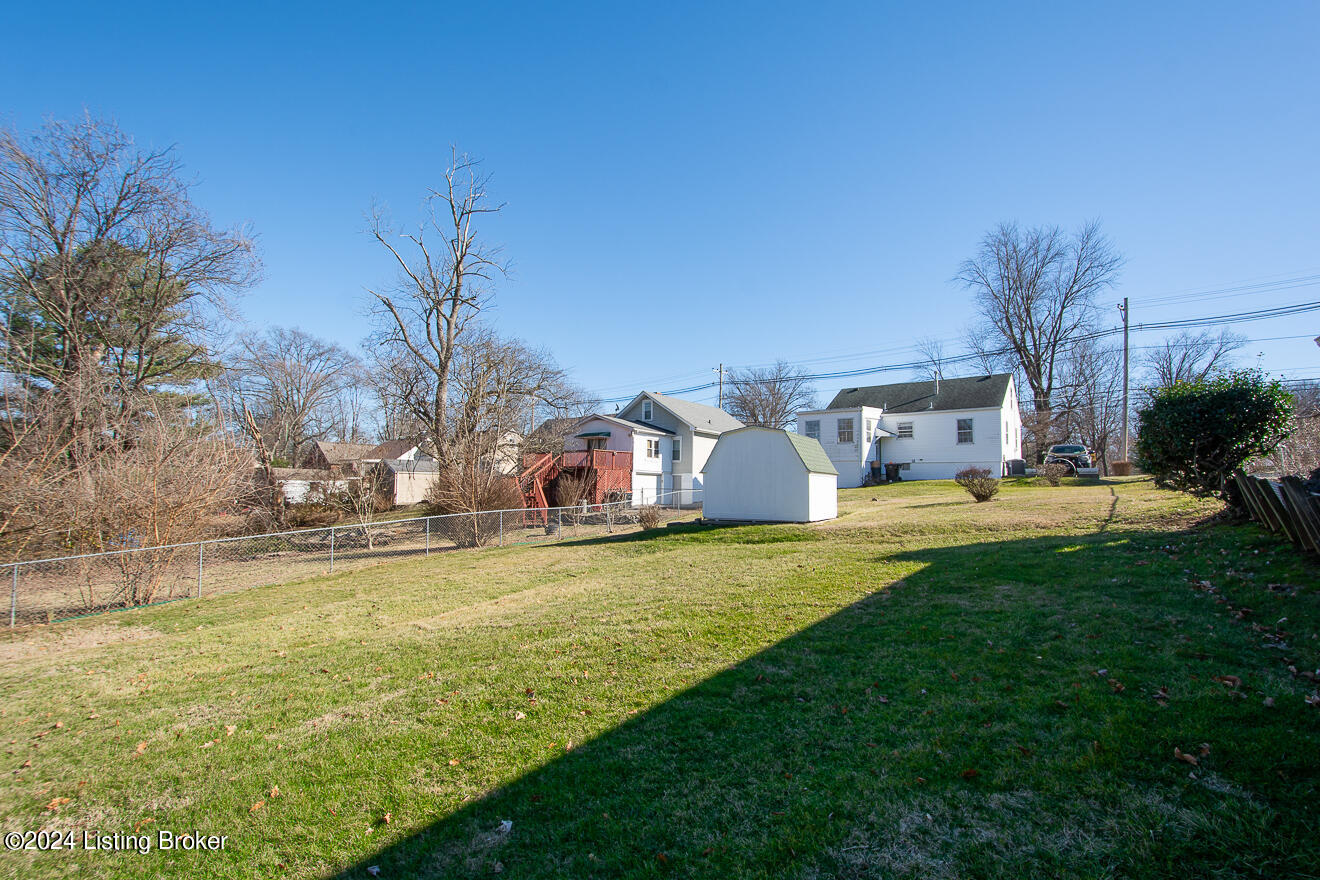 1221 Hess Ln