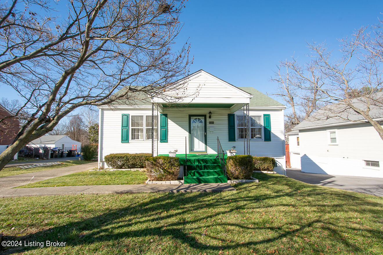 1221 Hess Ln