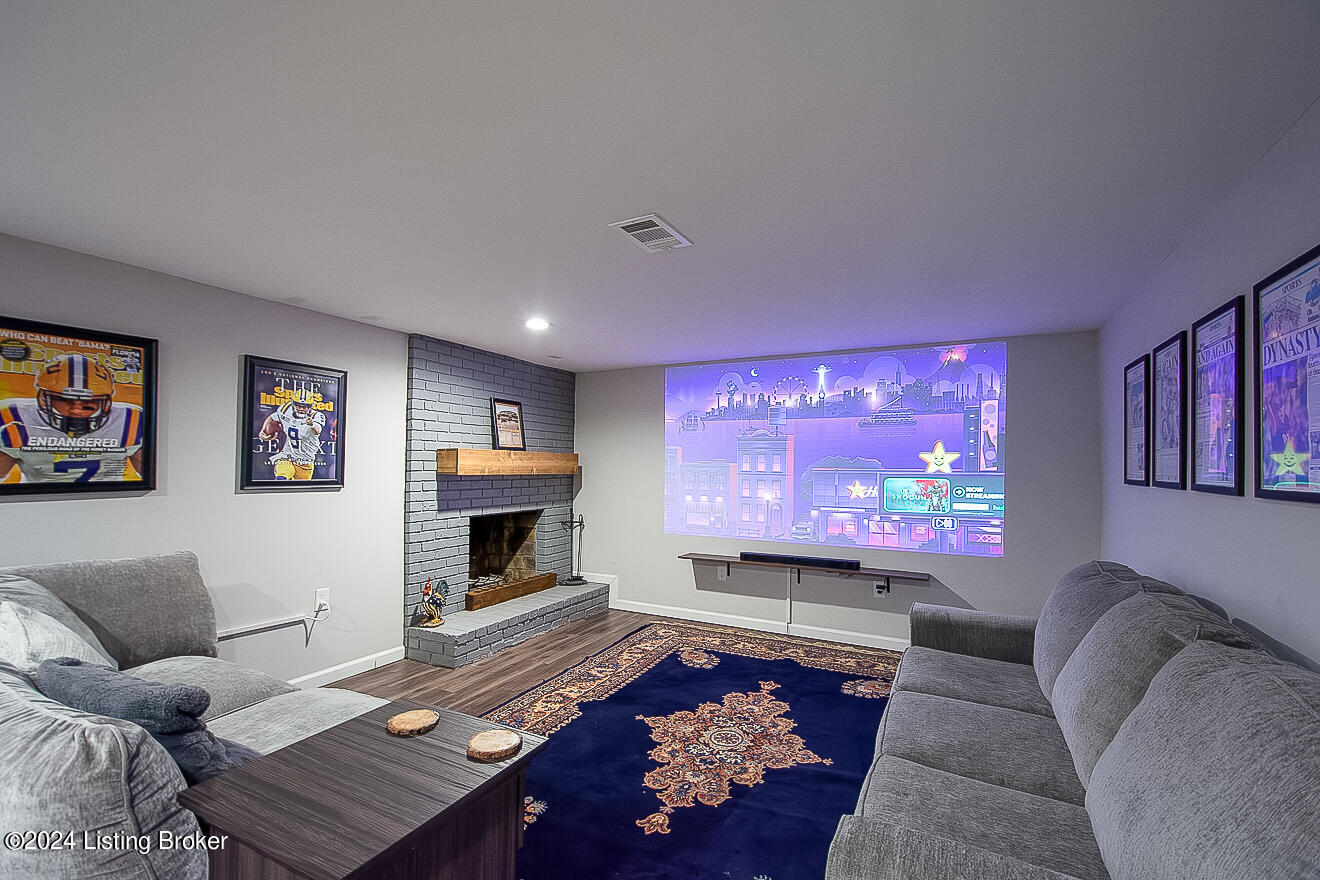 7325 Windemere Dr